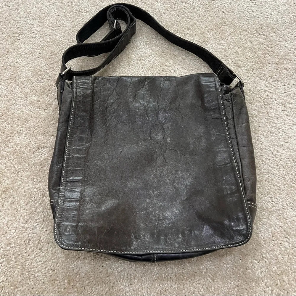 Fossil Leather Messenger LapTop Bag Gray Briefcase Travel Carrying School Carry